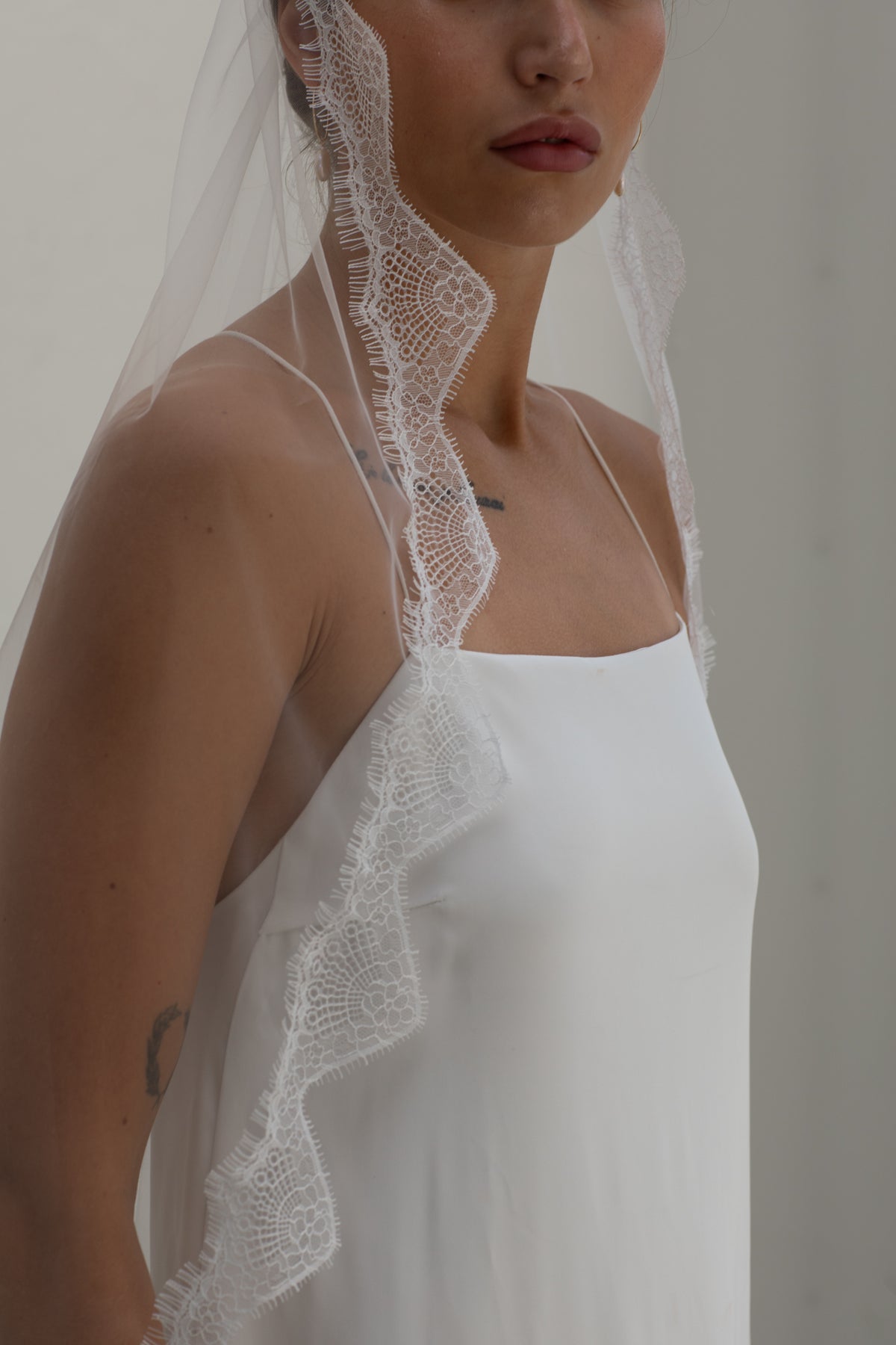 LORE Lace Mantilla Cathedral Veil