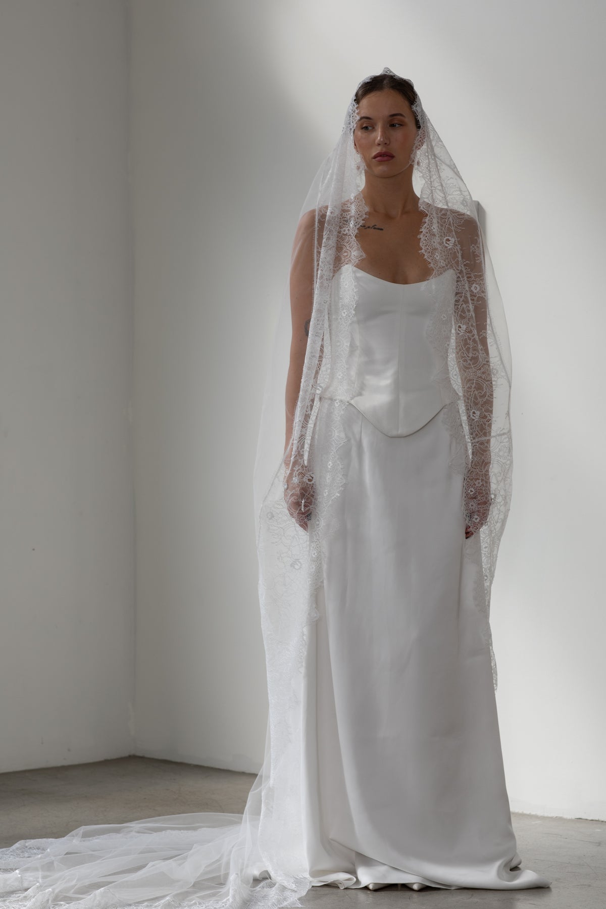 ALIZÉ Lace Mantilla Cathedral Veil