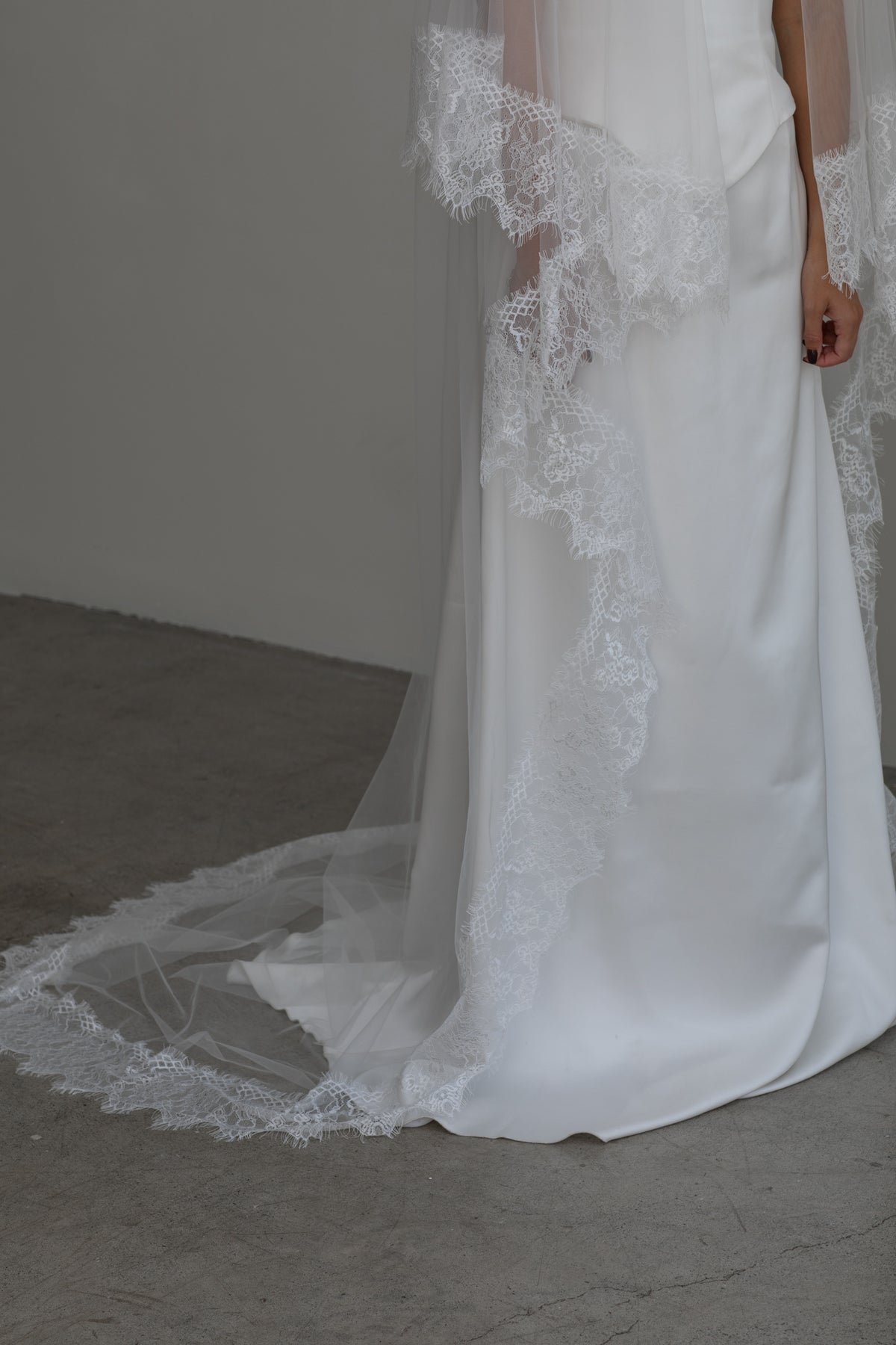 MUSE Lace Blusher Cathedral Veil