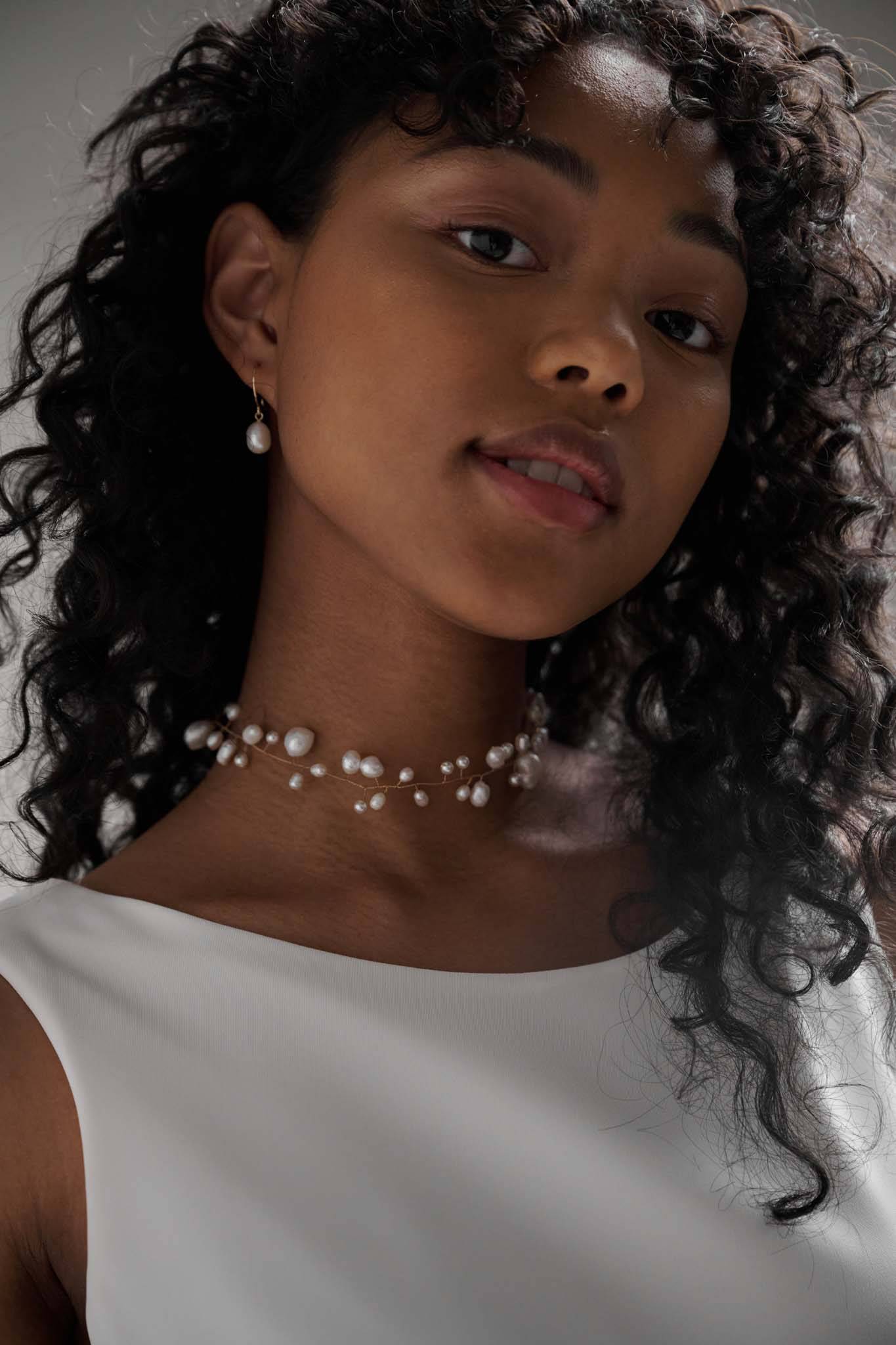 CLUSTER PEARL CHOKER