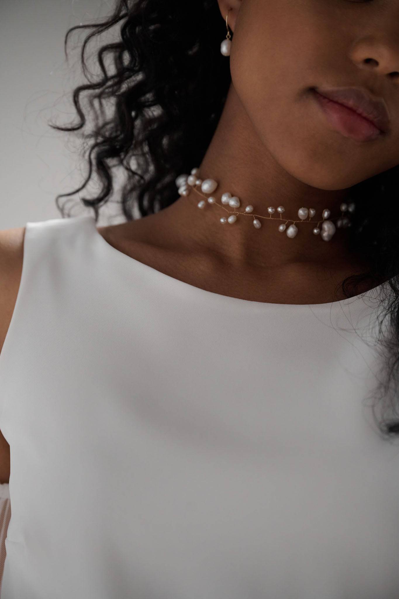 CLUSTER PEARL CHOKER