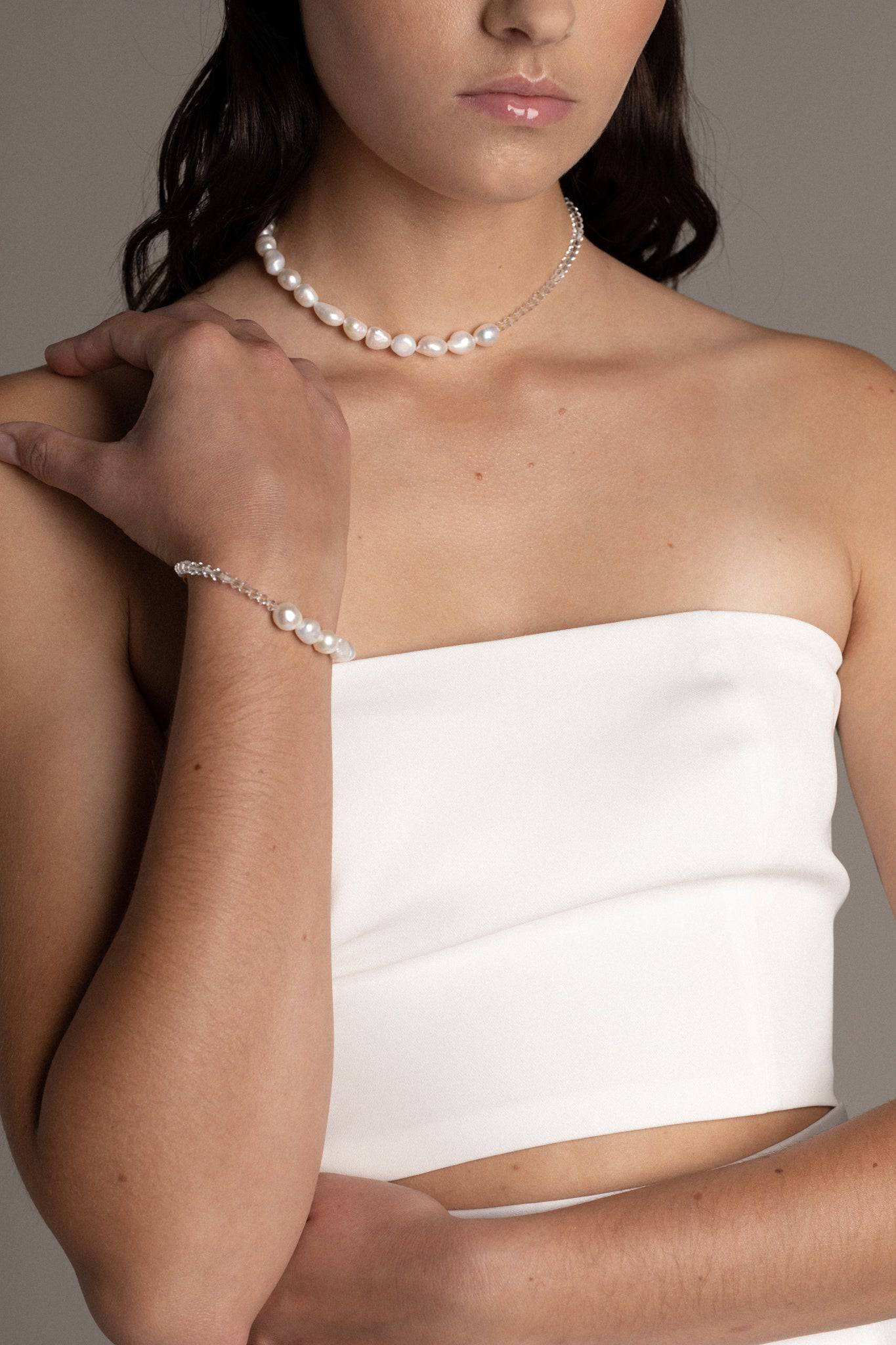 CRYSTAL PEARL CHOKER