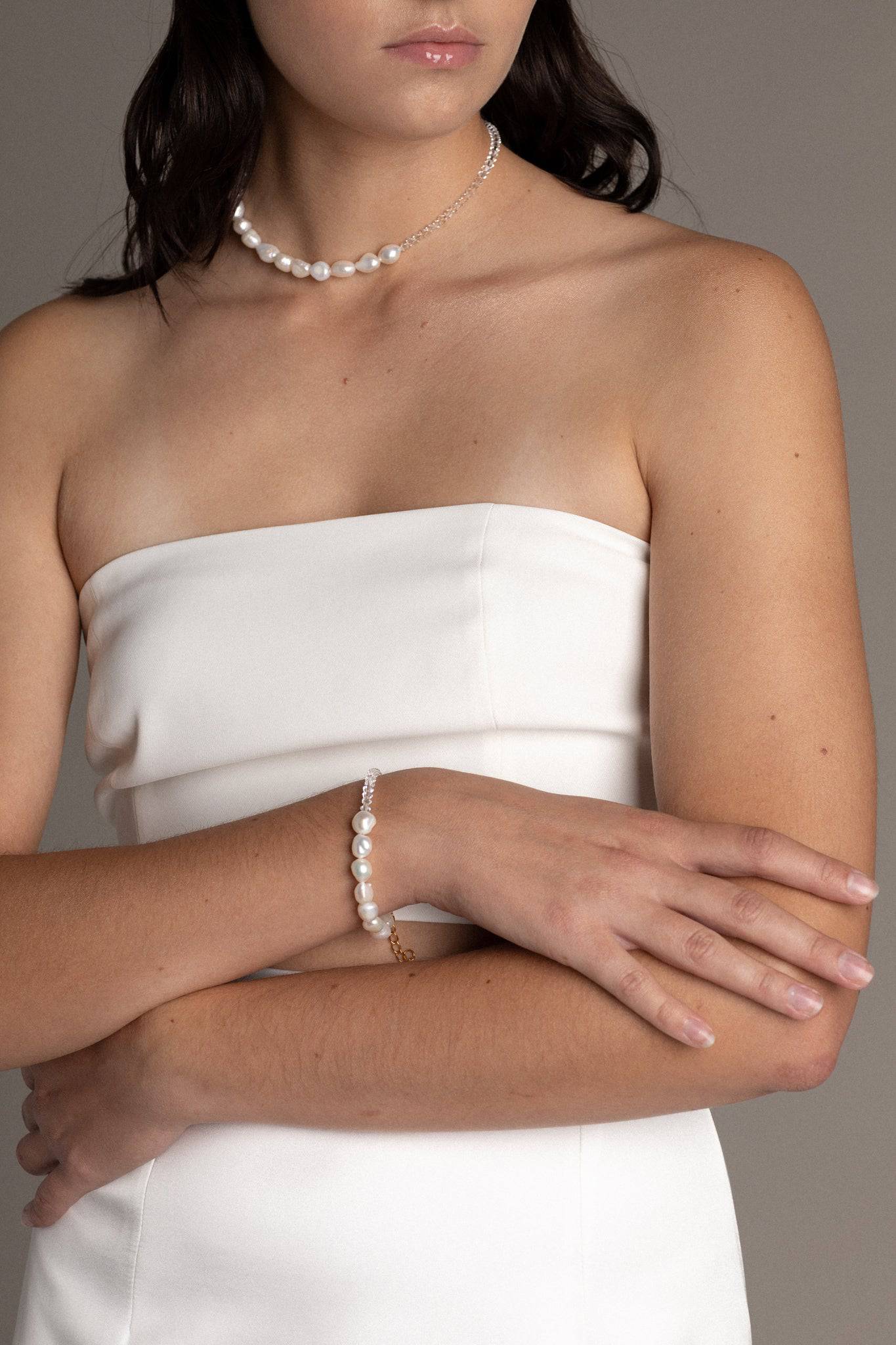 CRYSTAL PEARL CHOKER