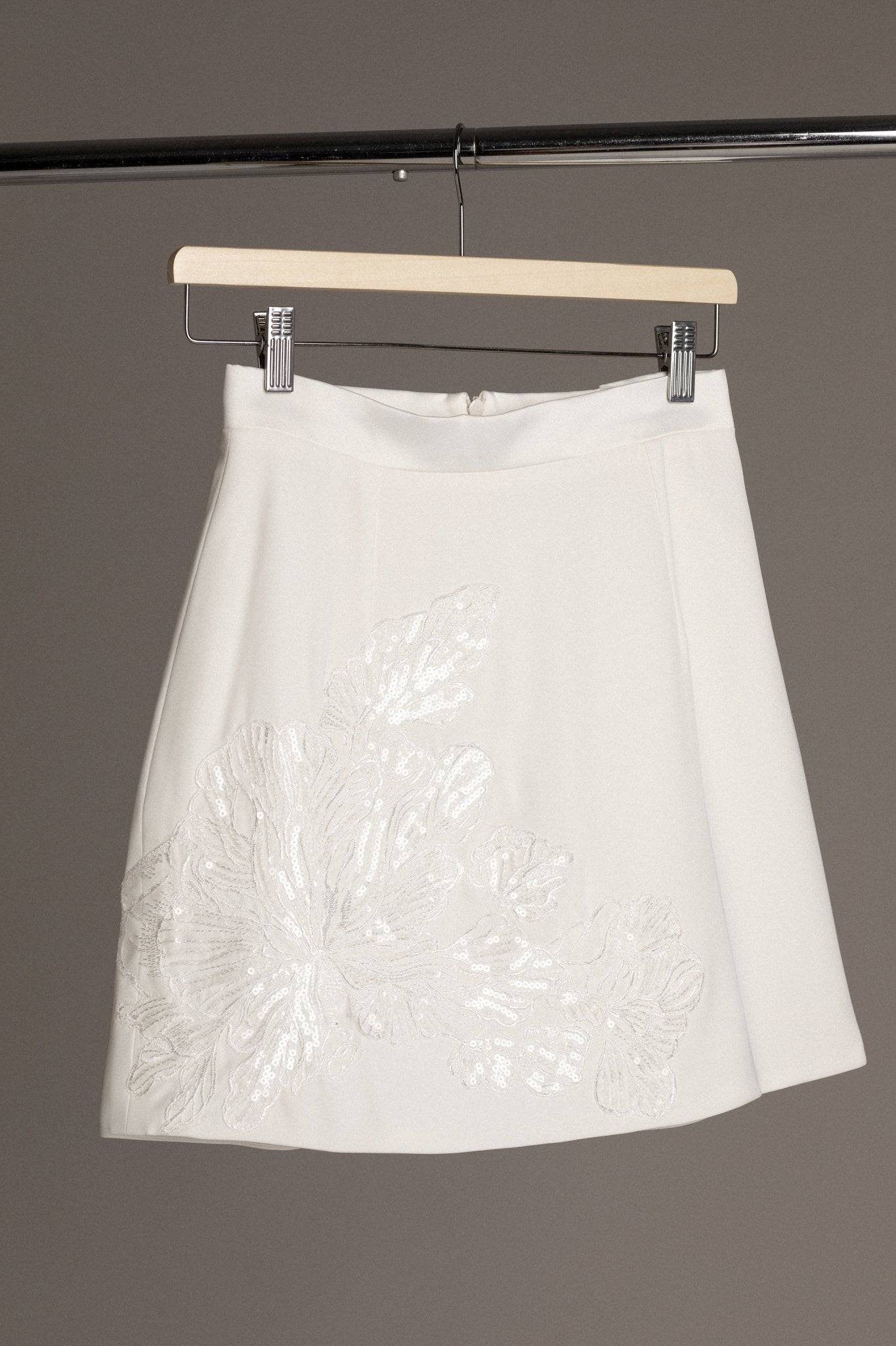 MINI SKIRT WITH FRENCH APPLIQUE