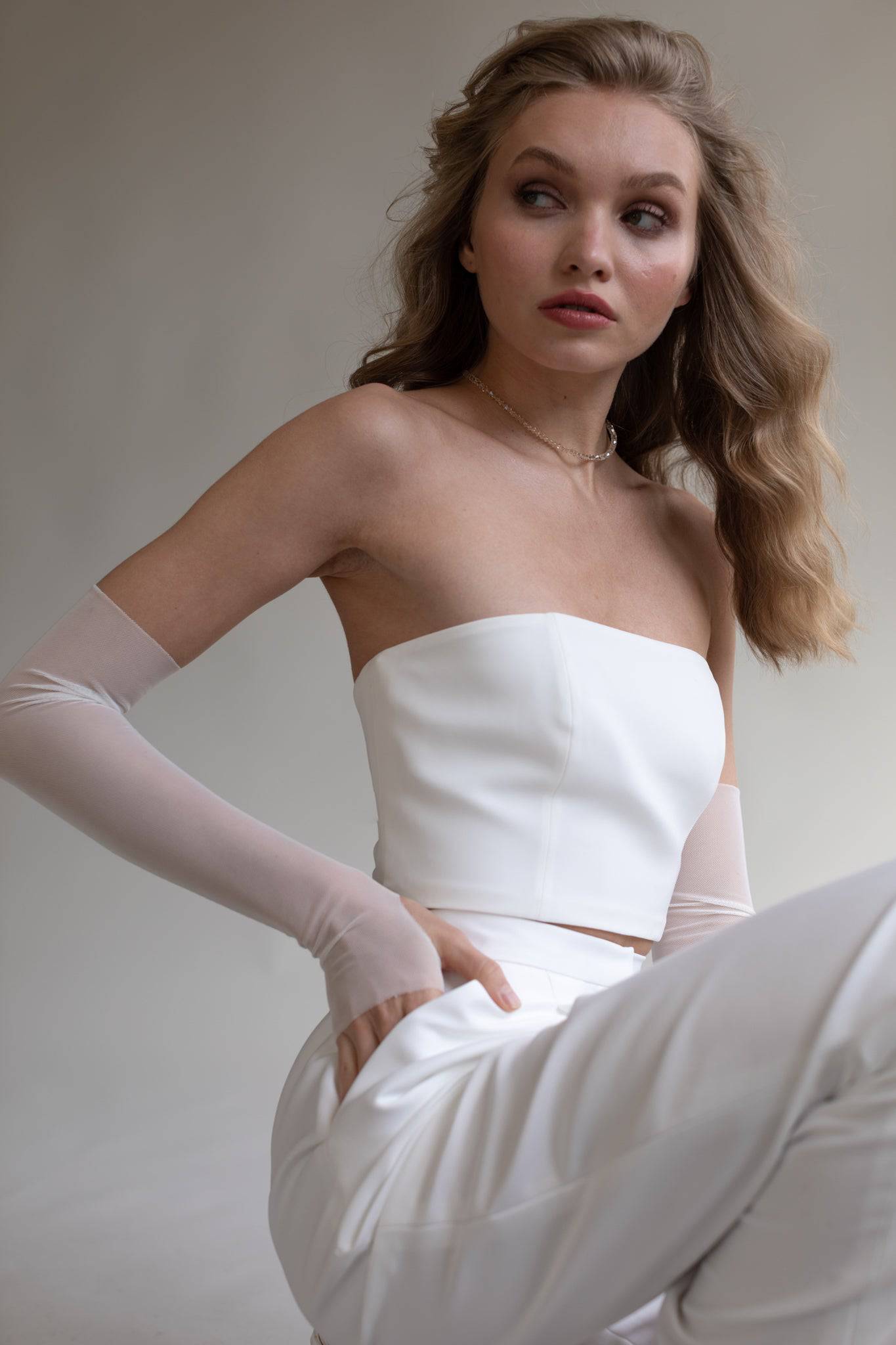 STRAPLESS MINIMALIST BODICE